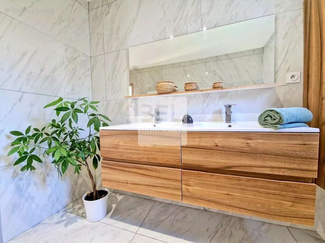 Maison à ROCHEFORT-DU-GARD