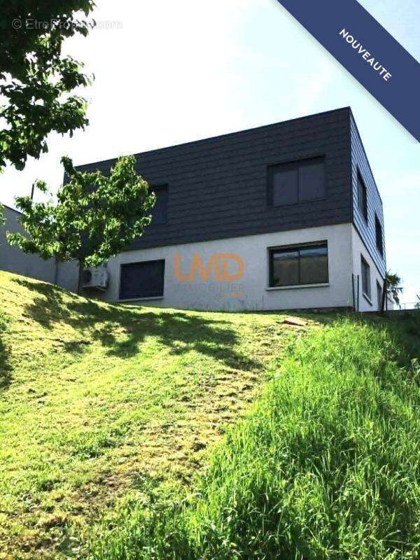 Maison à DECAZEVILLE
