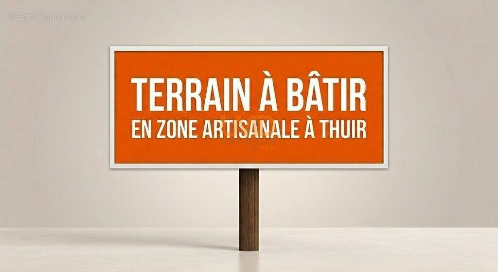 Terrain à THUIR