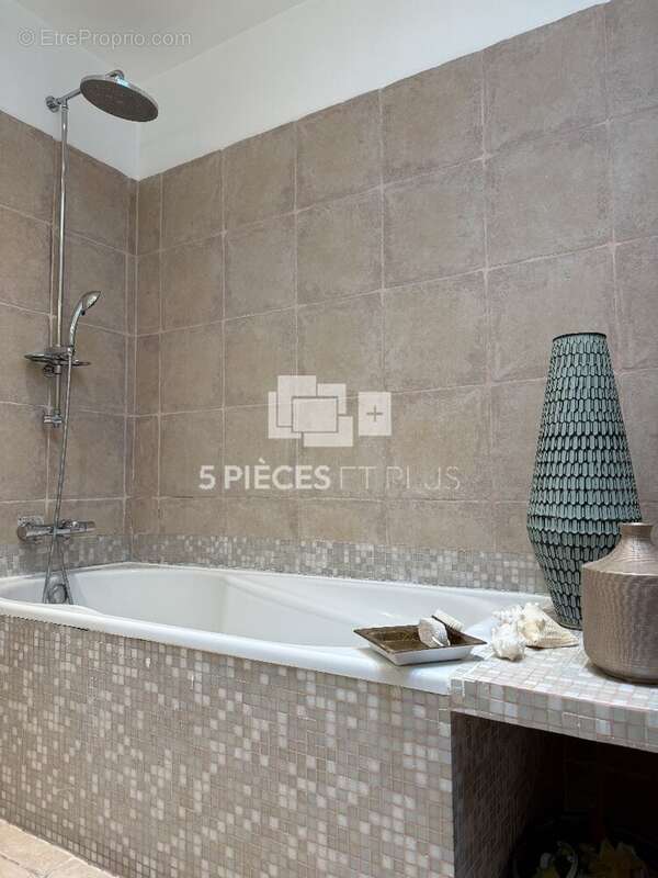 Maison à LEVALLOIS-PERRET