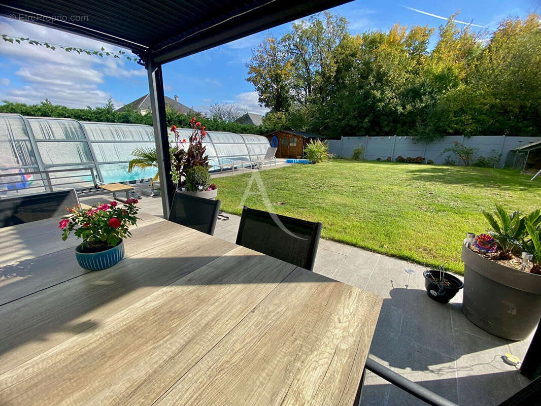 Maison à LA CHAPELLE-SAINT-MESMIN