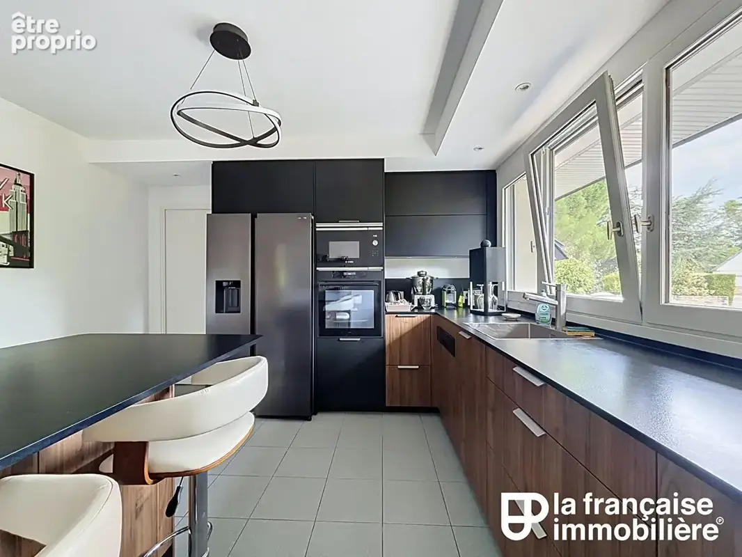 Maison familiale type 8 - beaux volumes - 4 chambres - grand jardin ouest - piscine chauffée - garage double - saint-grégoire - photo 5