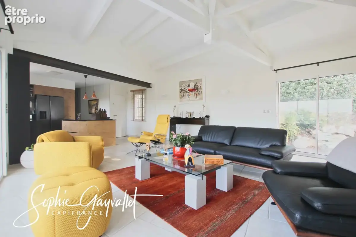 Velaux – villa familiale 168 m² avec vue panoramique, piscine et t2 indépendant - photo 3