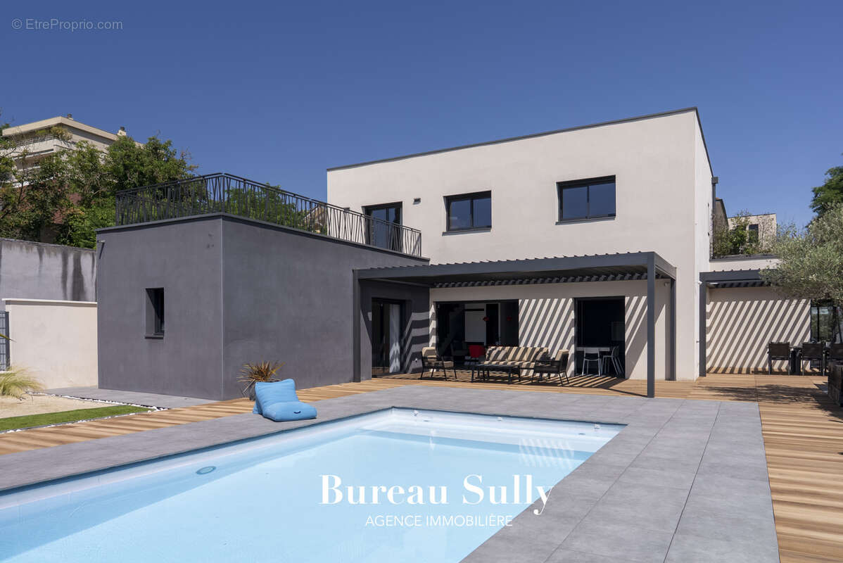Maison à CALUIRE-ET-CUIRE