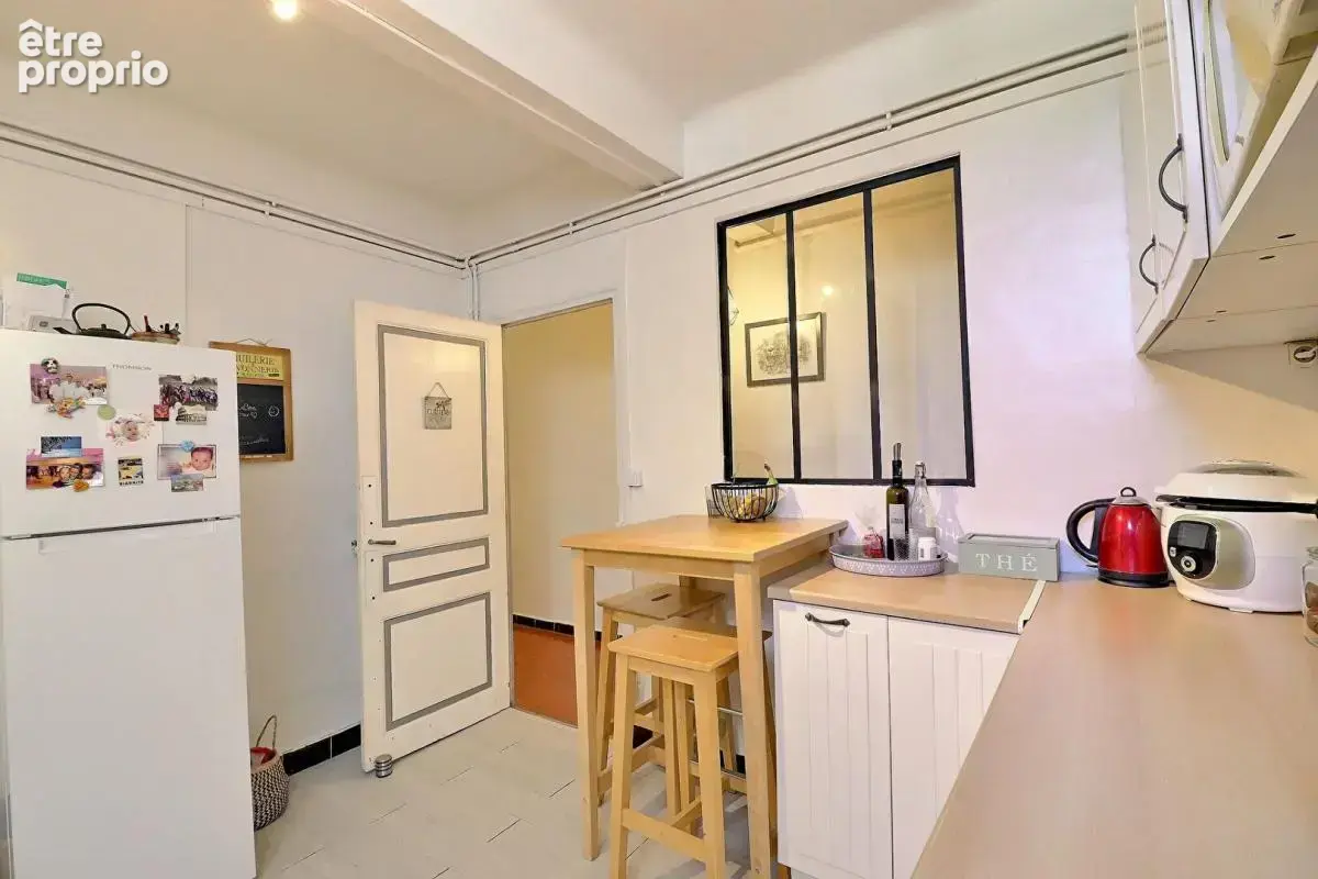 Centre ville sanary sur mer - appartement de type 3 - - photo 11