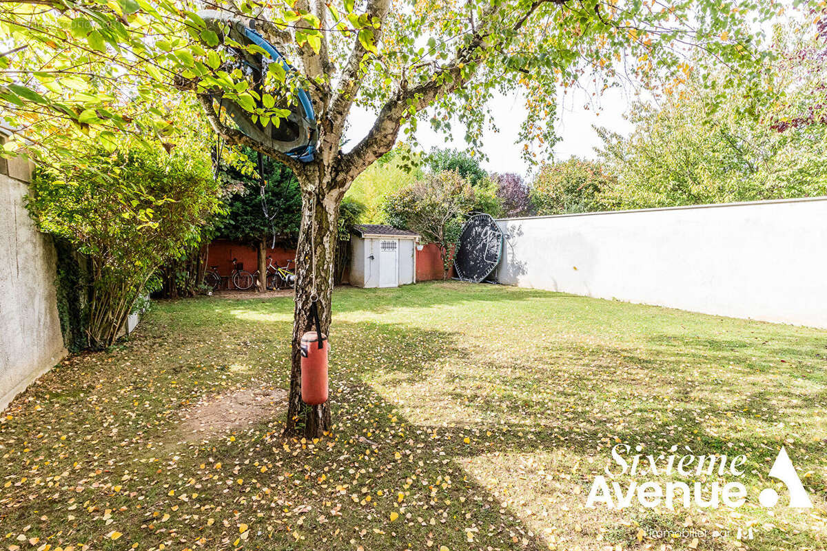 Maison à SAVIGNY-SUR-ORGE