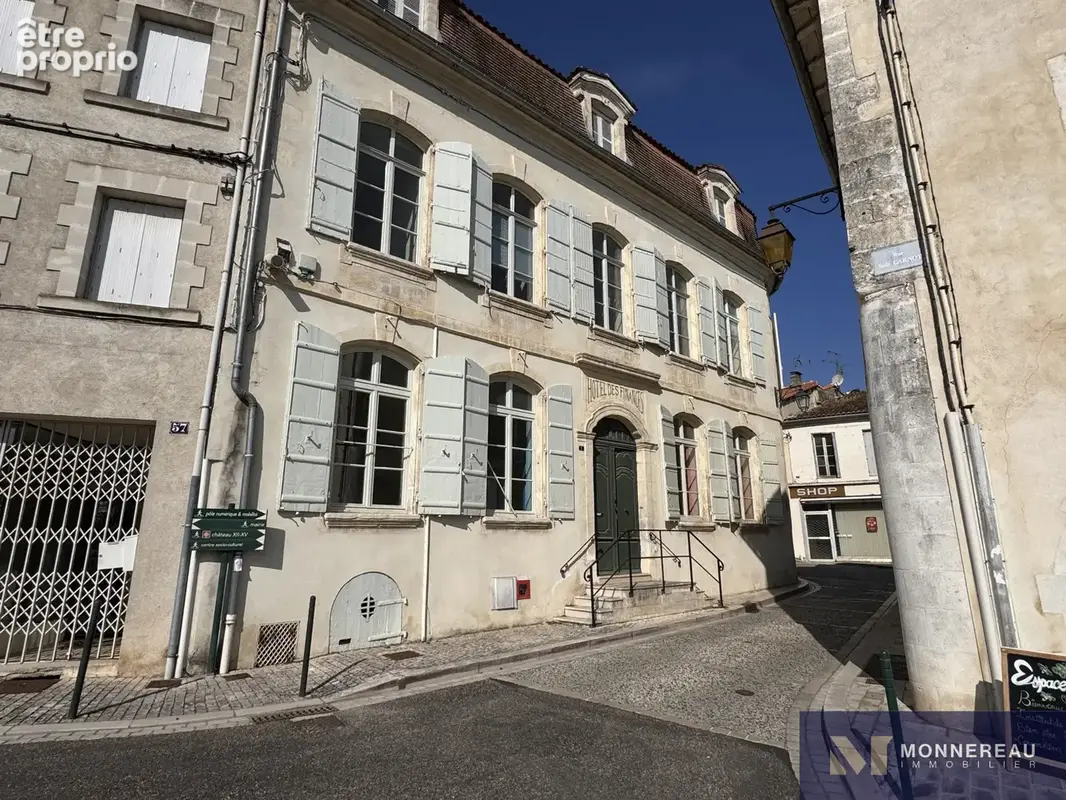 Batisse remarquable au centre ville - photo 19