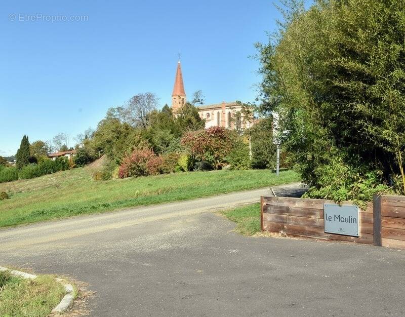 Terrain à MONTASTRUC-LA-CONSEILLERE