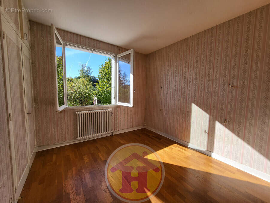 Maison à SAINT-JUNIEN