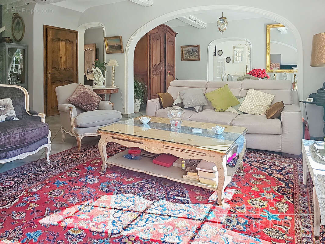 Maison à MEYRARGUES