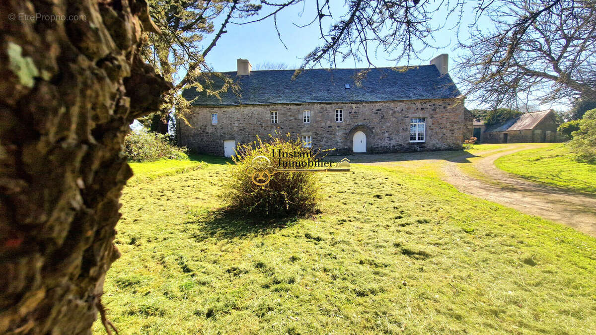Maison à PLOUGASNOU