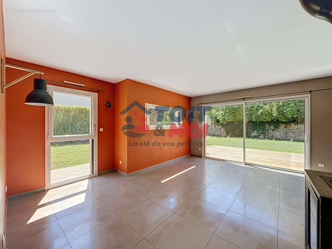 Maison contemporaine 2015 - 4 chambres - Suite parentale - Double garage - Terrain 1 449 m2 - photo 4