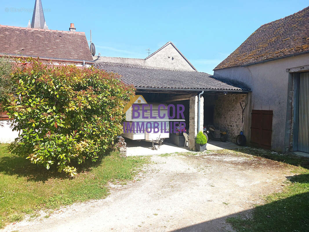 Maison à BROMEILLES