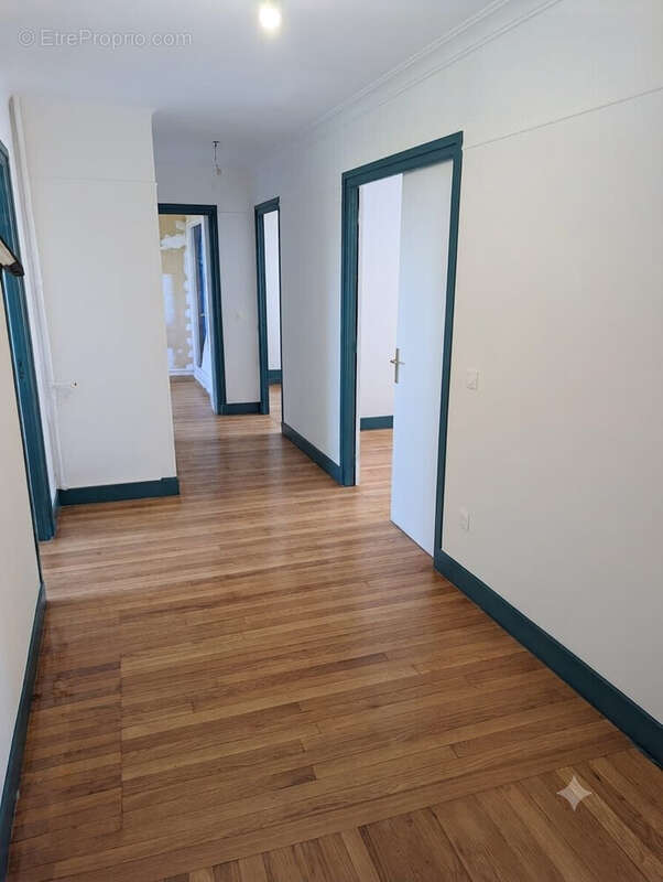 Appartement 345 m² à Troyes  - photo 4