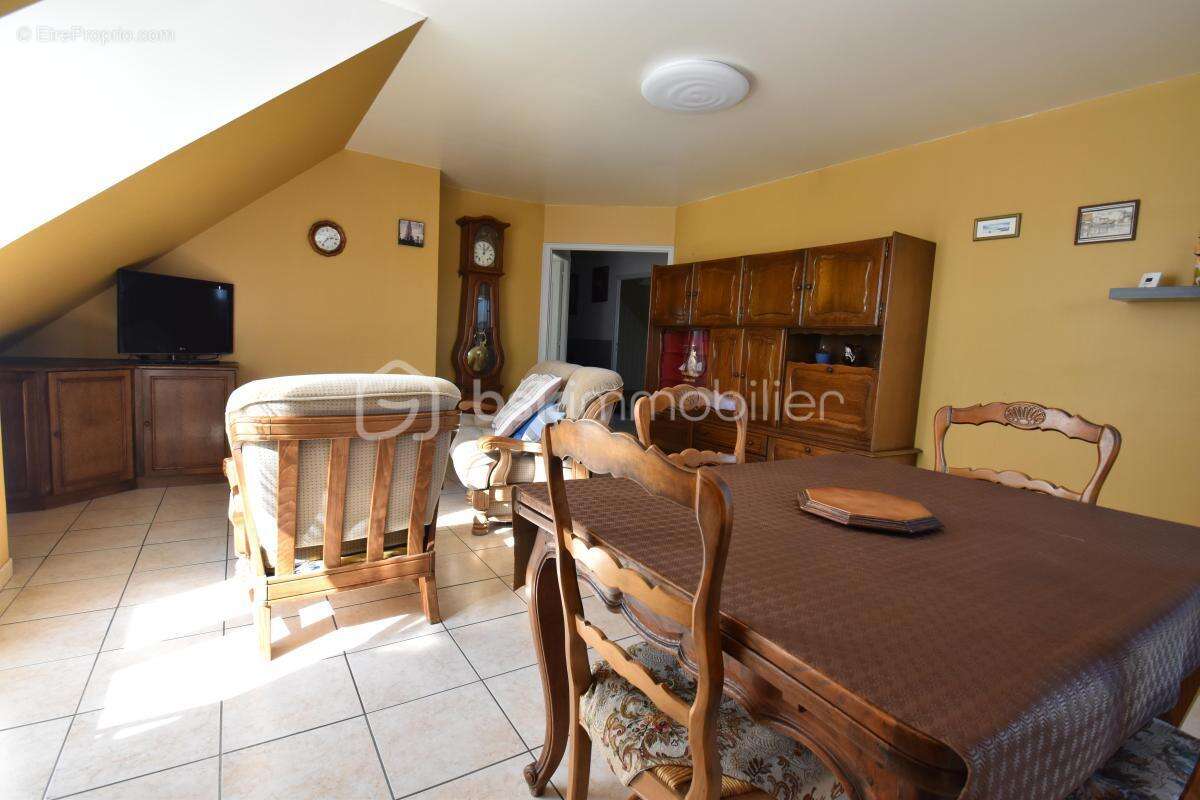 Appartement à AUNEAU