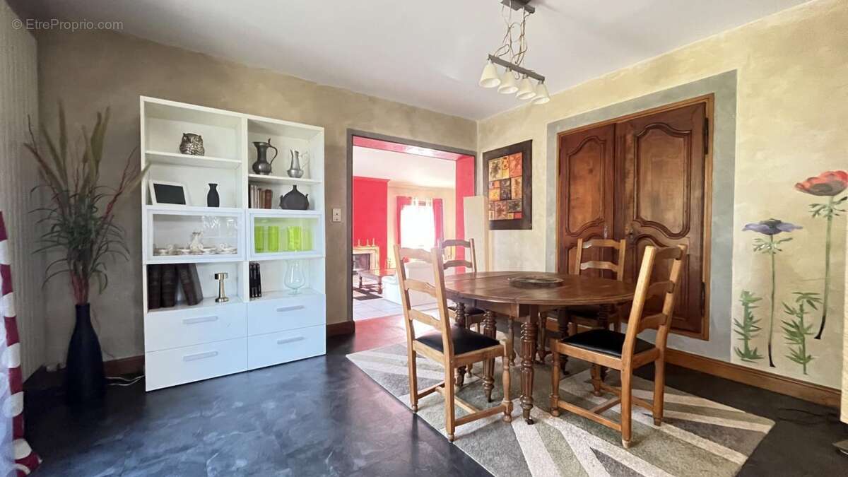 Maison traditionnelle de 200 m² dans un cadre privilégié à Autun - photo 10