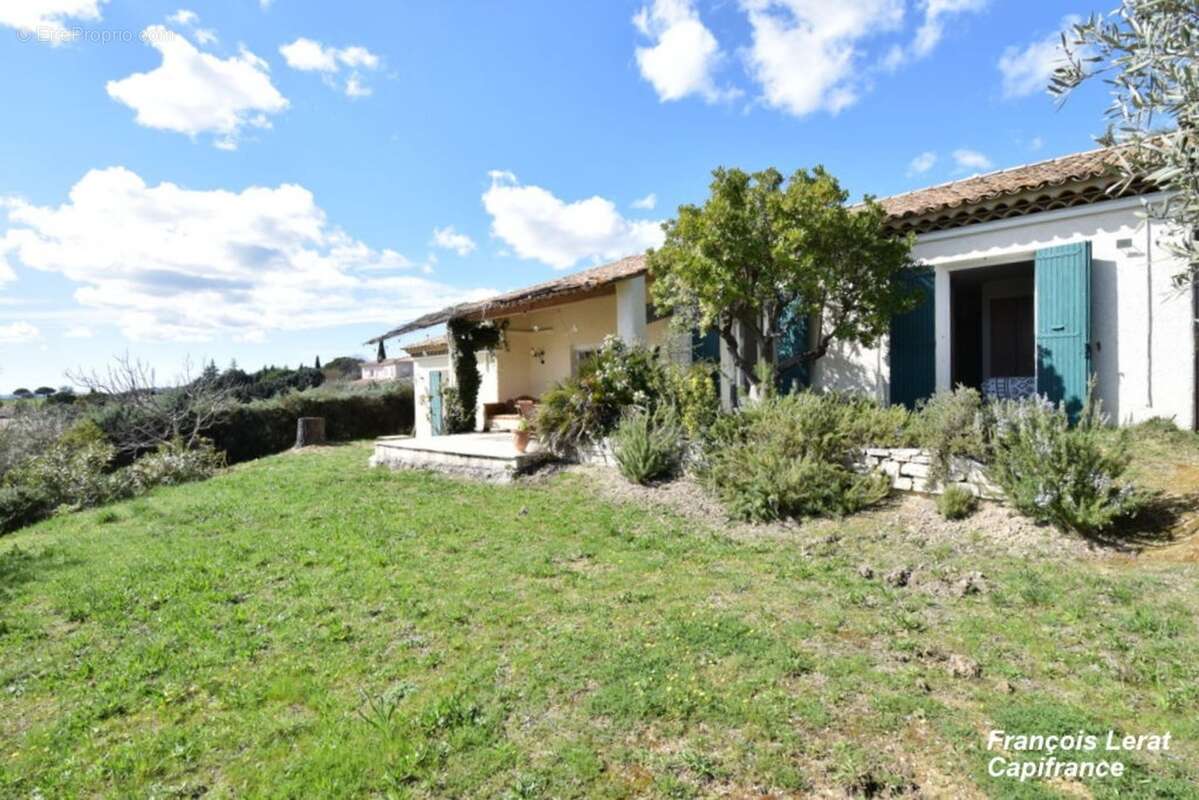 Maison à vendre 7 pièces MANOSQUE (04) - Quartier La Rochette - 169 m² habitable - 4 chambres - Piscine - Garage - 647 000 € hon - photo 2