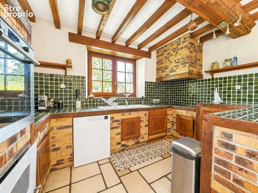 Ensemble immobilier sur 1.3 ha - 5 minutes de l’A84 - photo 7