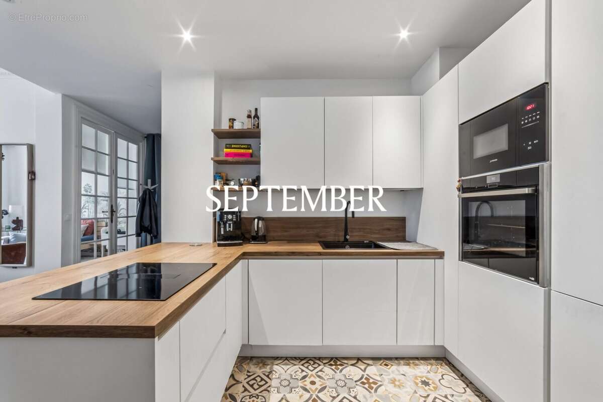 Appartement à NEUILLY-SUR-SEINE