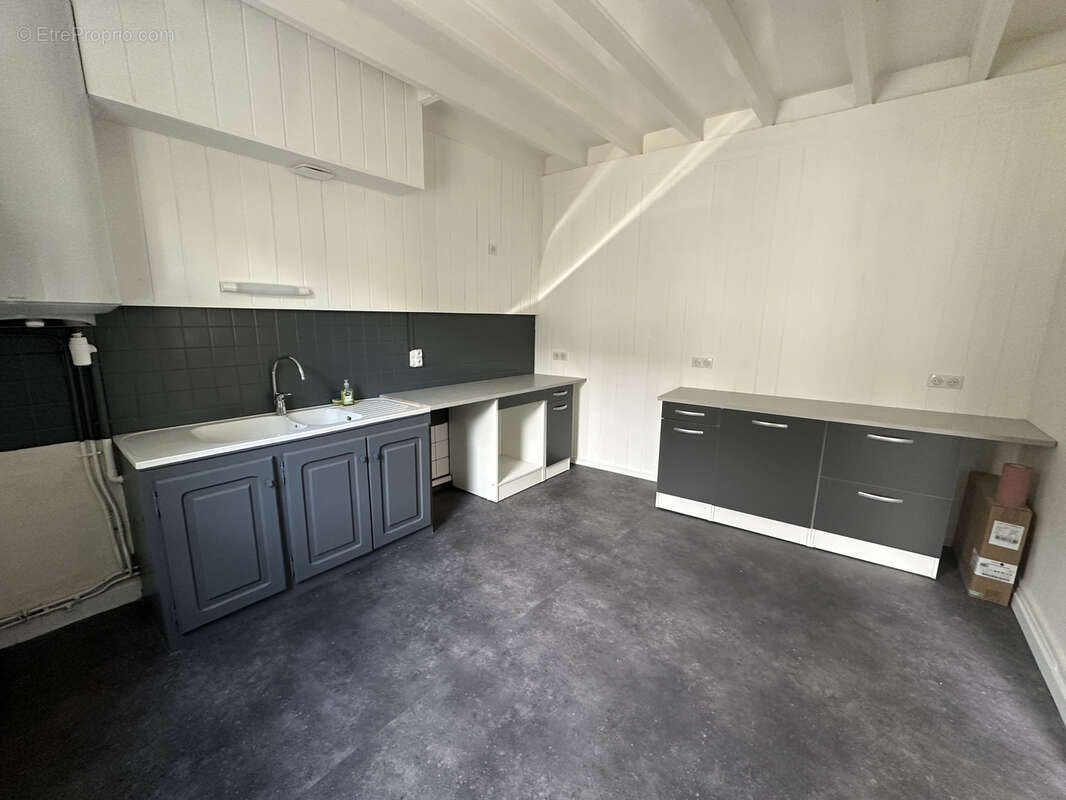 Maison à LA ROCHE-CHALAIS