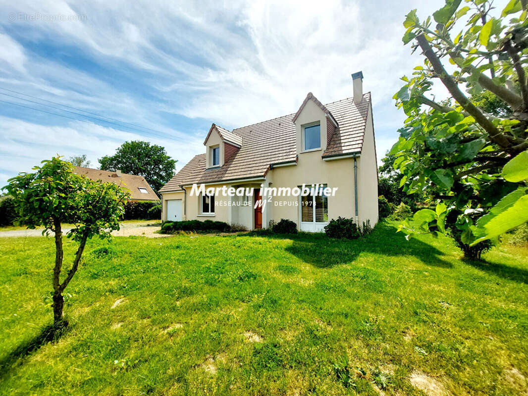 Maison à YVRE-L'EVEQUE