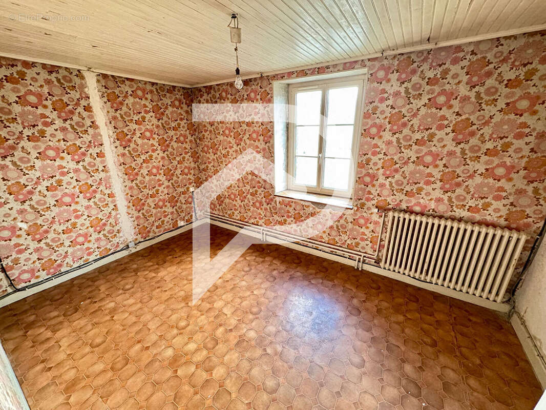 Maison à FAVEROLLES