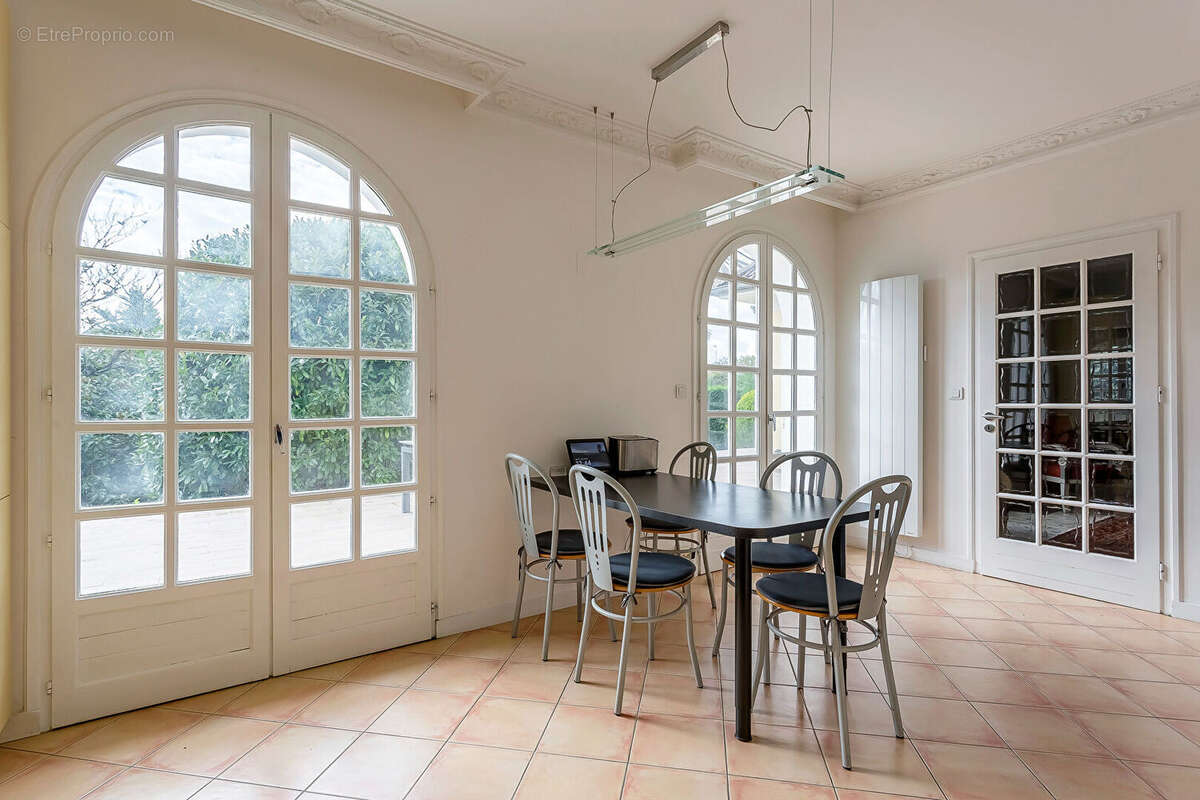 Maison à TASSIN-LA-DEMI-LUNE