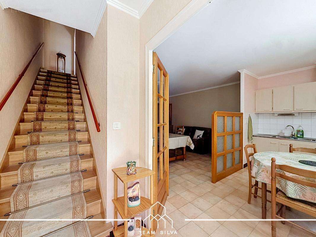 Maison 110 m² à Communay  - photo 22