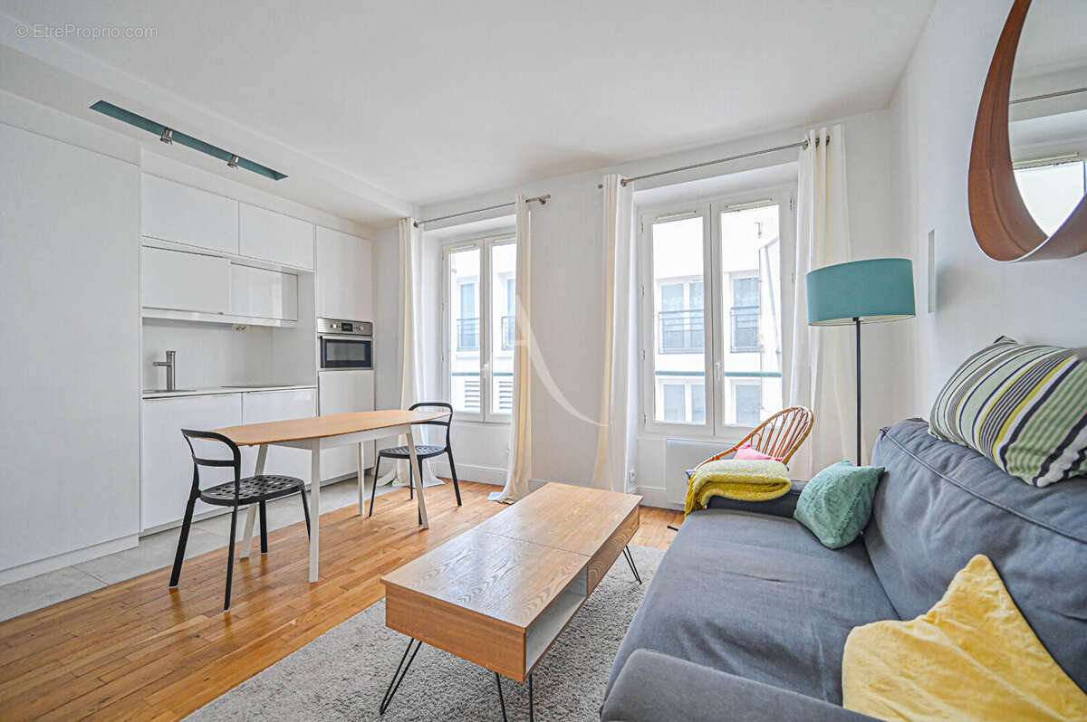 Appartement à PARIS-7E