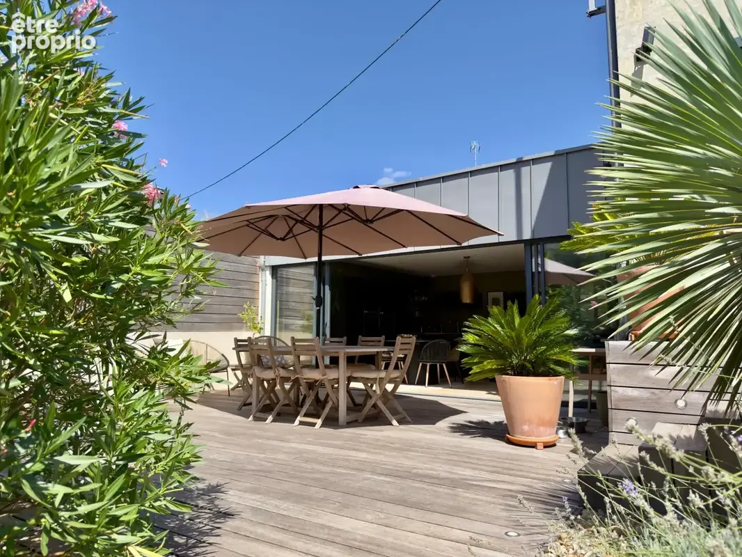 SAUMUR AGGLO, Bagneux. Maison tuffeau rénovée de 142m² avec terrasse et jardin paysagé clos - photo 3