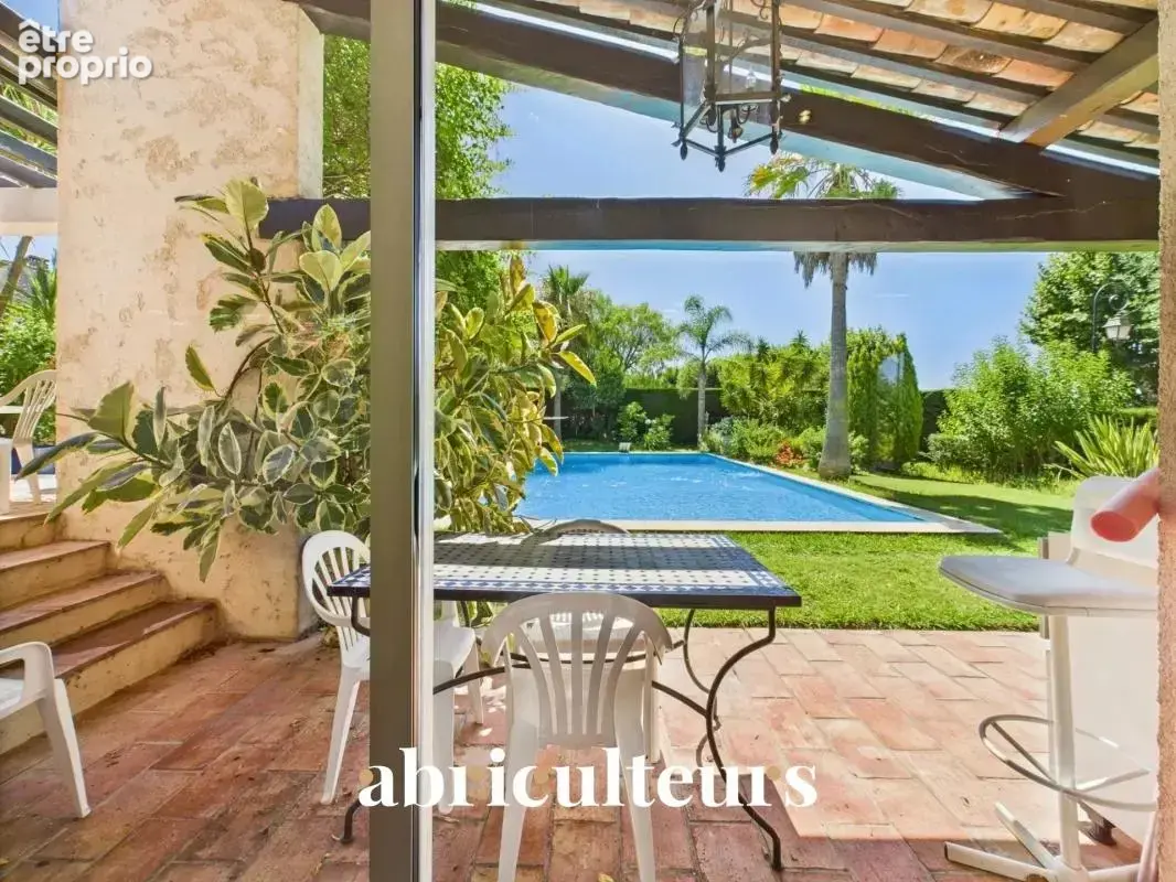 Maison familiale avec piscine et jardin avec  5 chambres en vente La Colle-sur-Loup (06480) - photo 13
