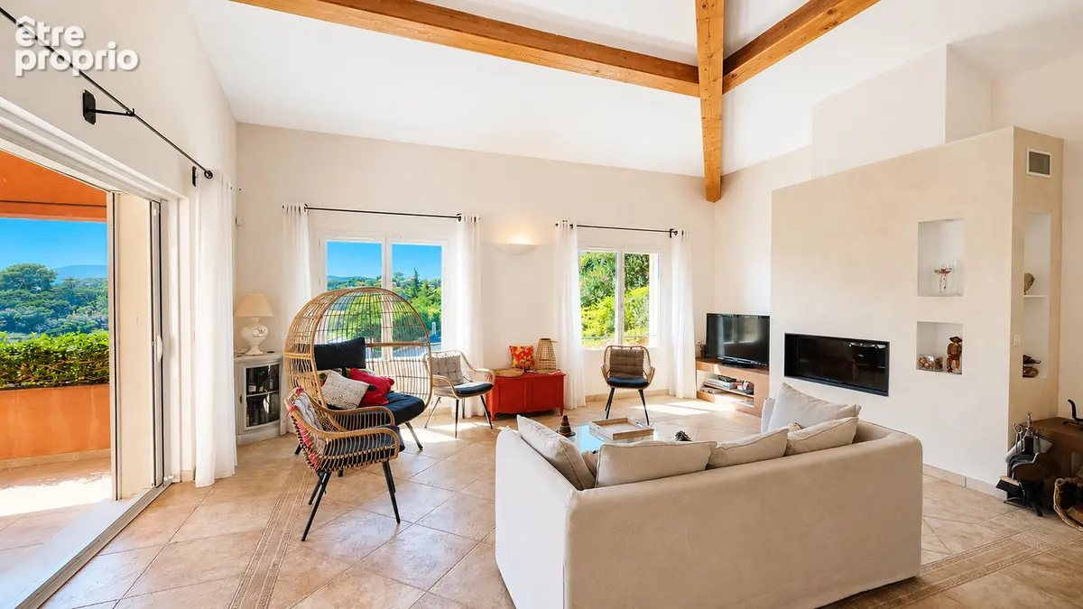 Villa neo-provencale avec vue mer dans un domaine prive - photo 8
