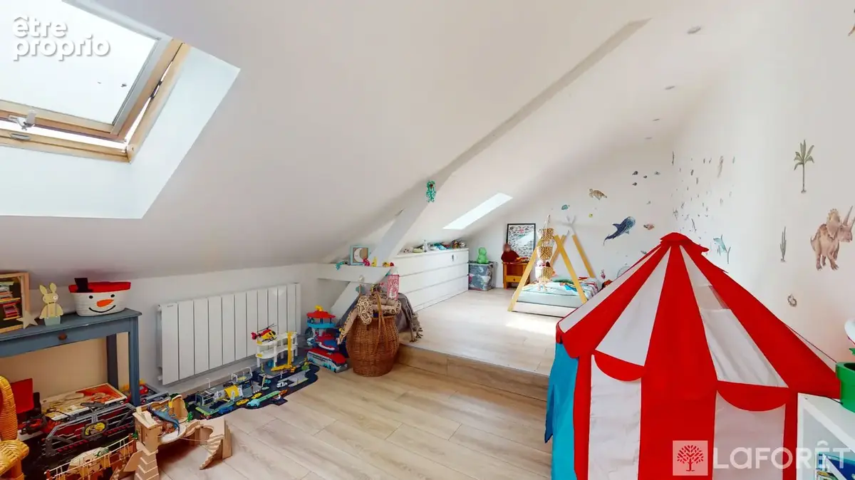 A VENDRE - Jolie Maison de ville avec Cour et garage - photo 14