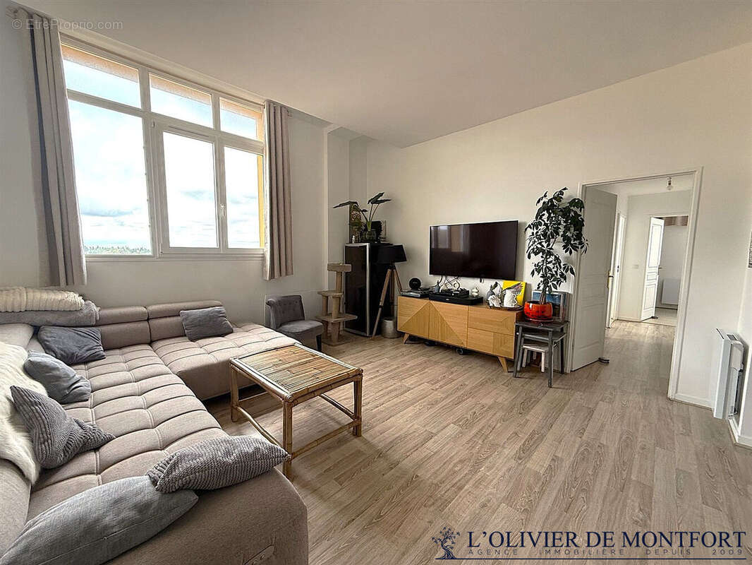 Appartement à HOUDAN