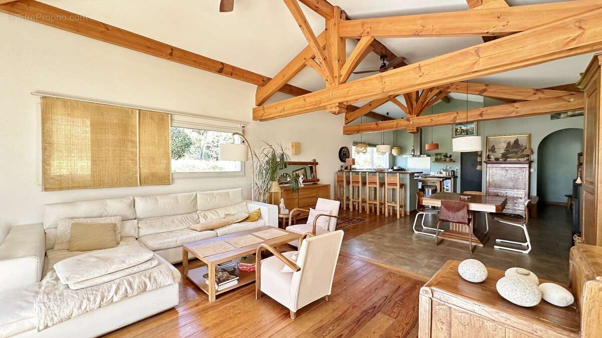 Maison de plage de type t6 de 170 m2 sur un terrain de 1592 m2 - photo 6