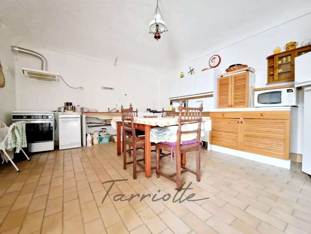 Appartement à ROCHEMAURE