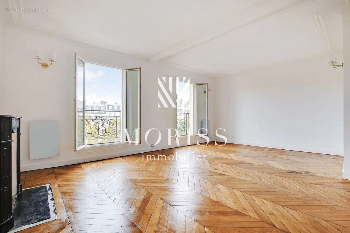 Appartement à PARIS-3E