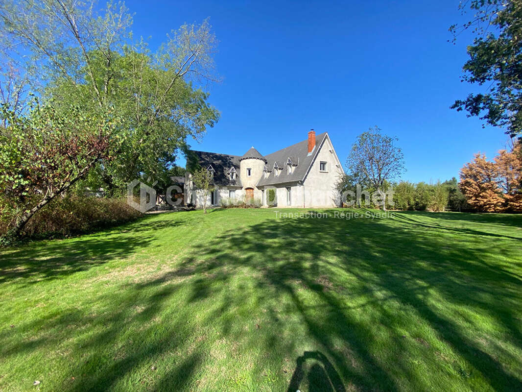 Maison à VEAUCHETTE