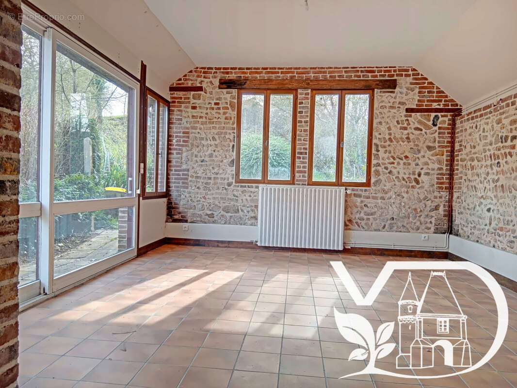 Maison à ONS-EN-BRAY