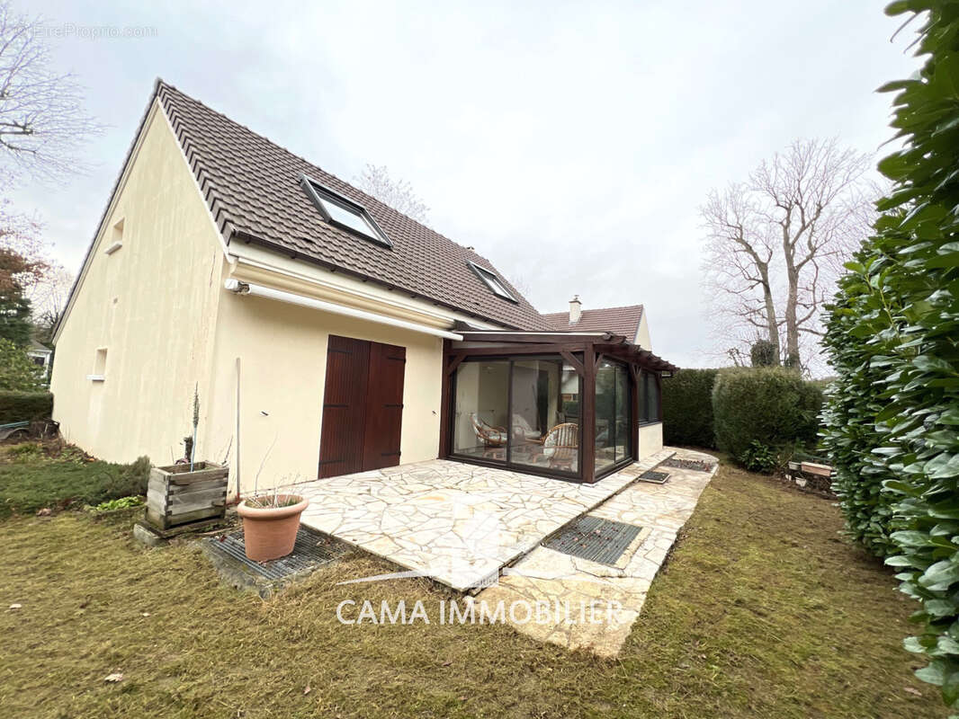 Maison à BUC