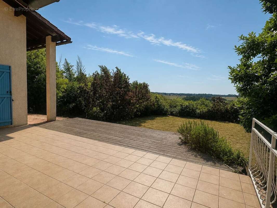 Maison T5 - 160 m2 - vue dégagée - photo 10