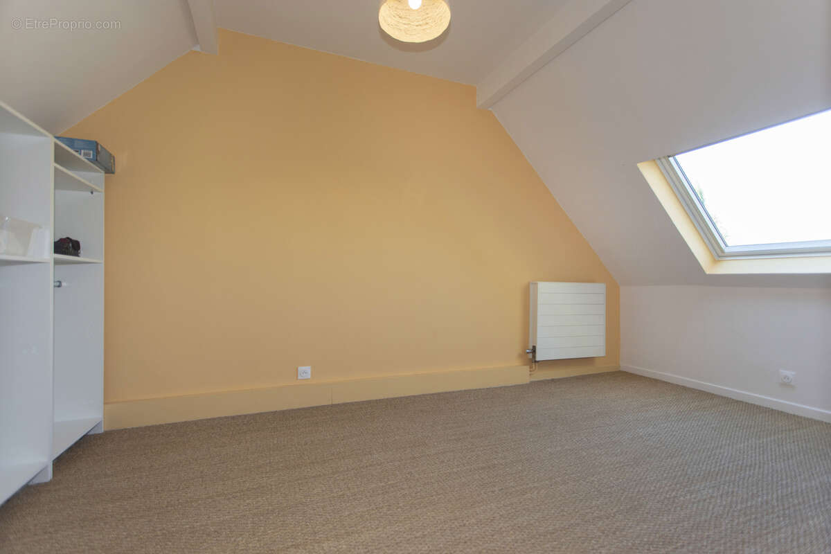 Maison à COMMELLE-VERNAY