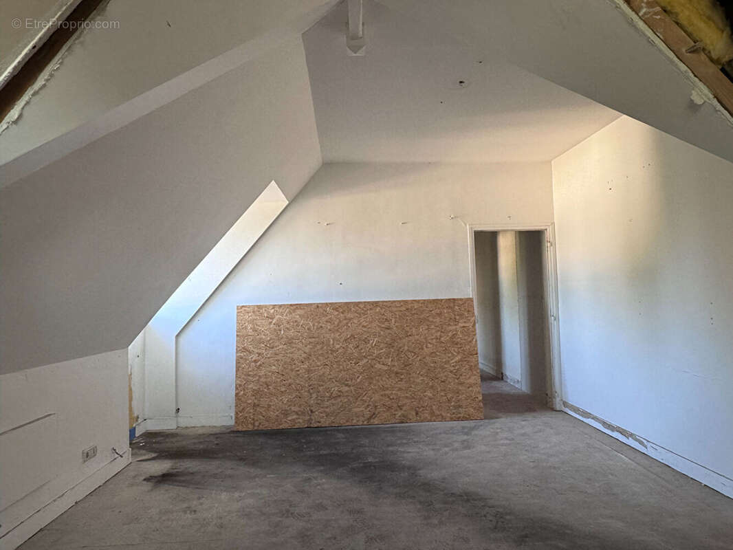 Appartement à MONT-SAINT-AIGNAN