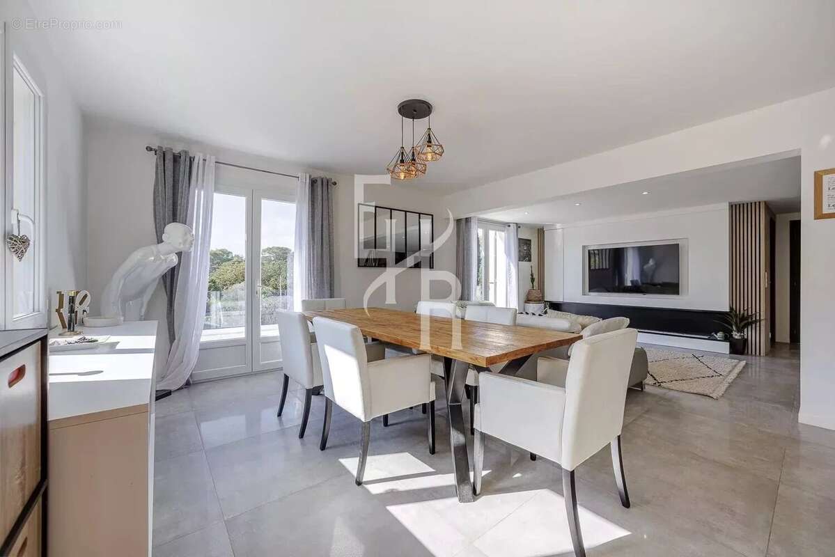 Maison à MOUGINS
