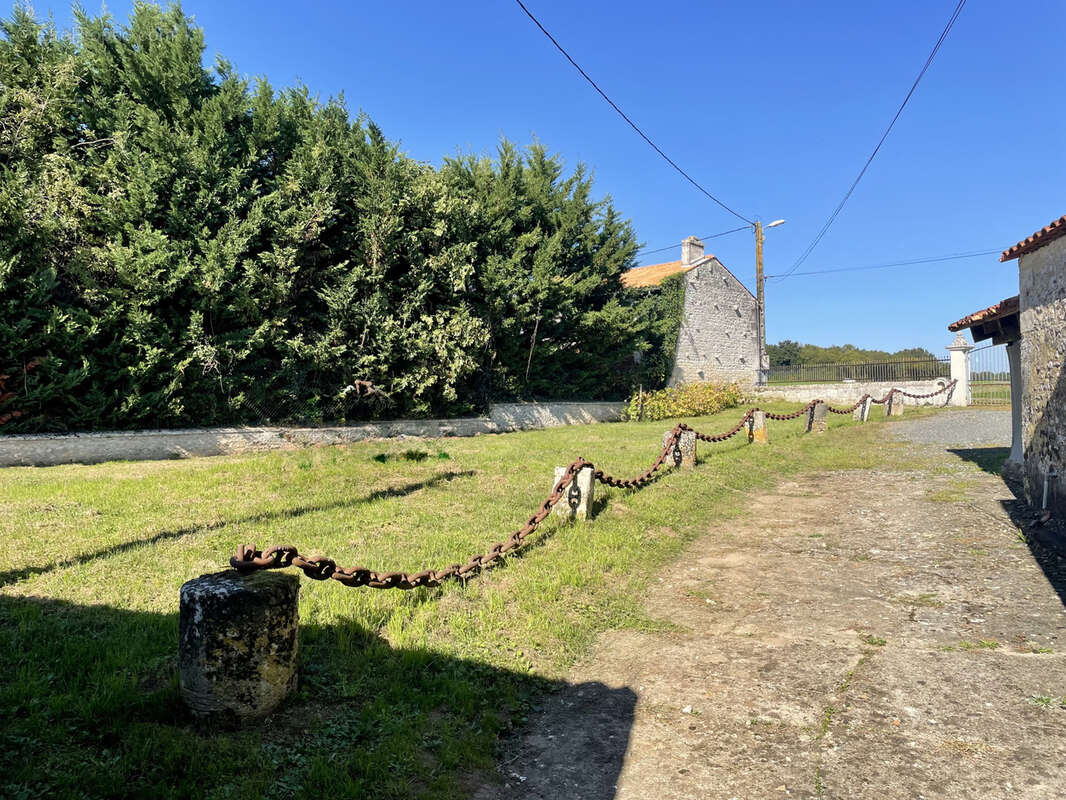 Maison à SAINT-SAVINIEN