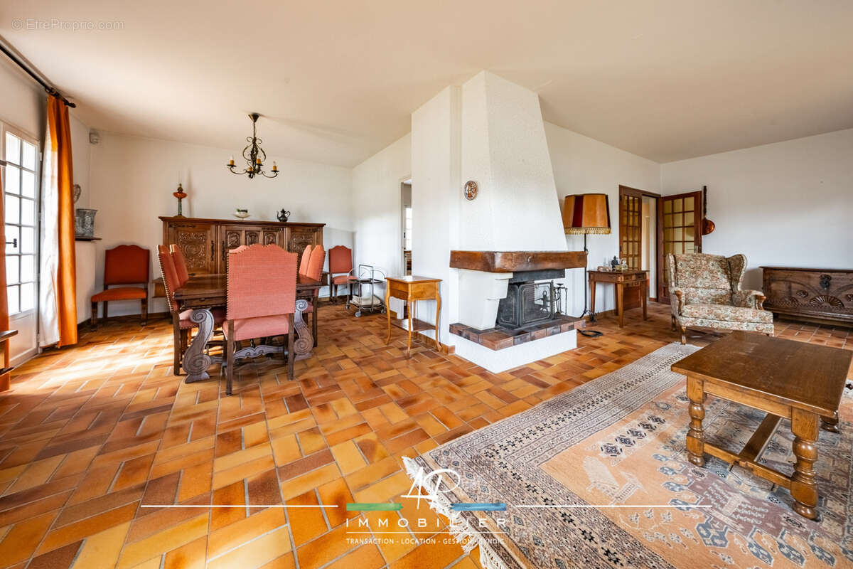 Maison traditionnelle 5 chambres - 21490 BRETIGNY - photo 3