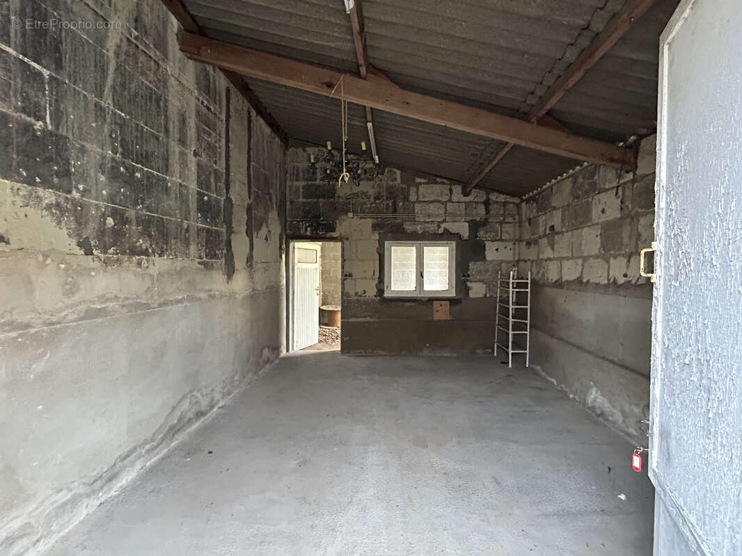 Maison à SAINT-JUST-SUR-DIVE