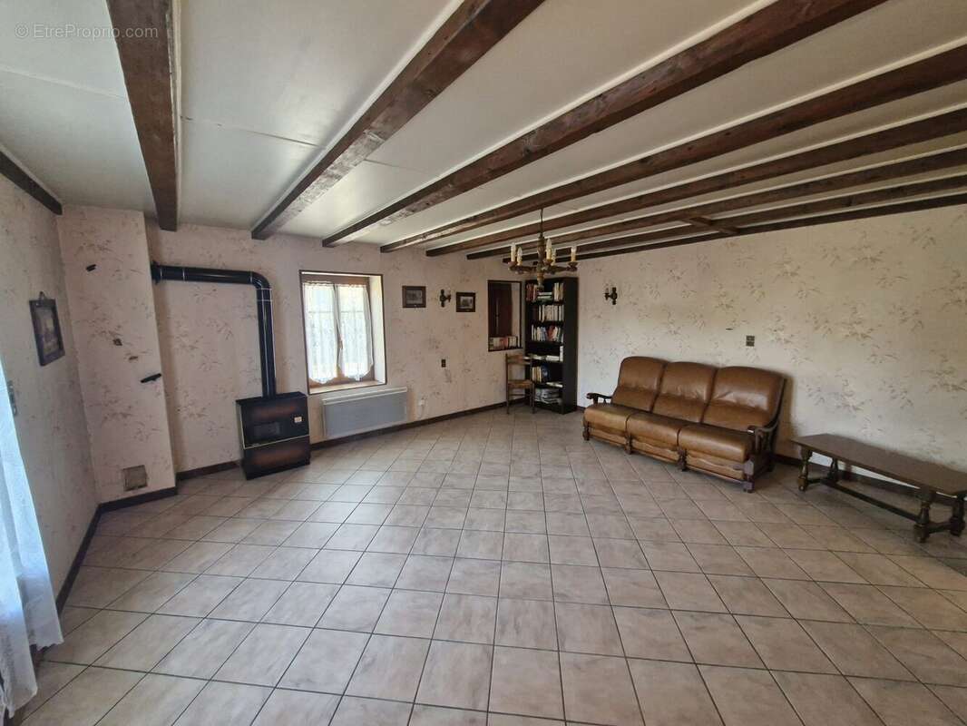 Maison à LONGEPIERRE