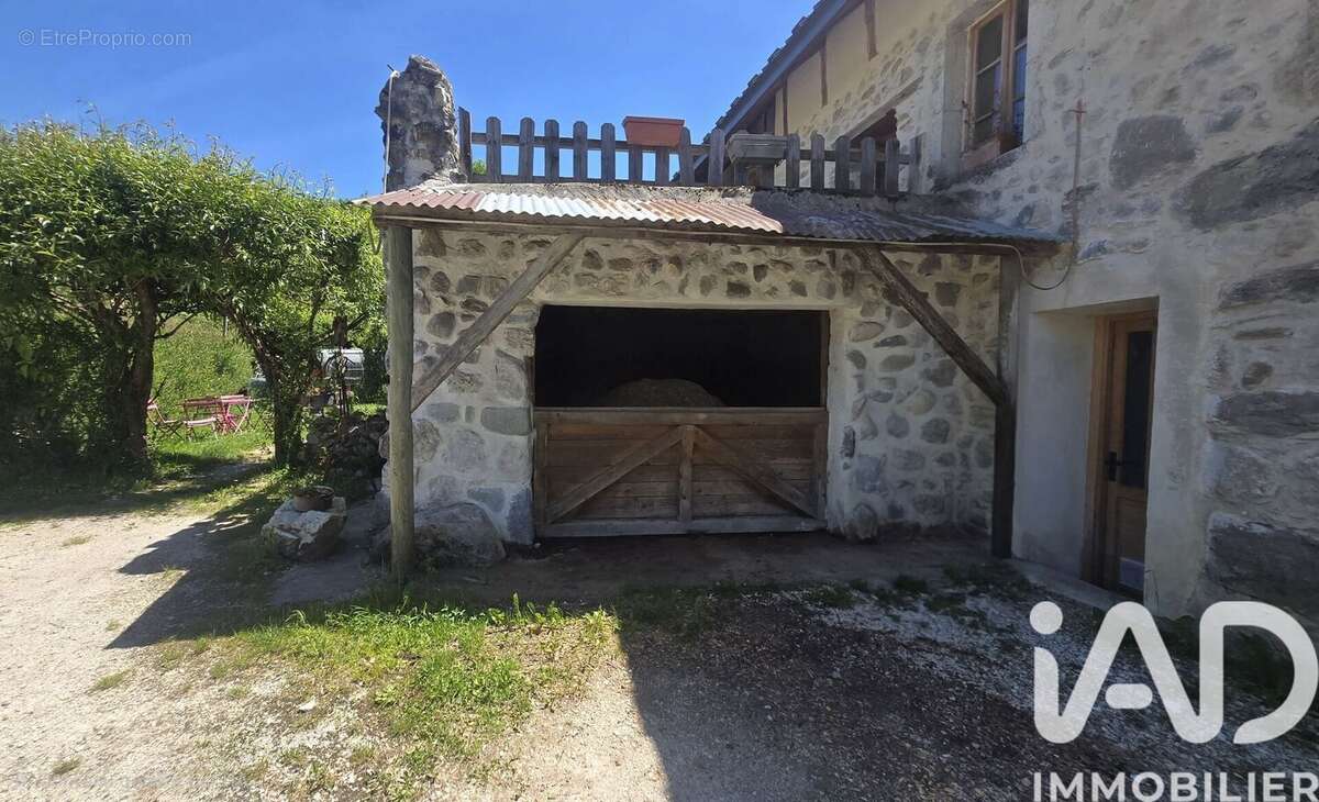 Maison 345 m² à Lescheraines  - photo 3
