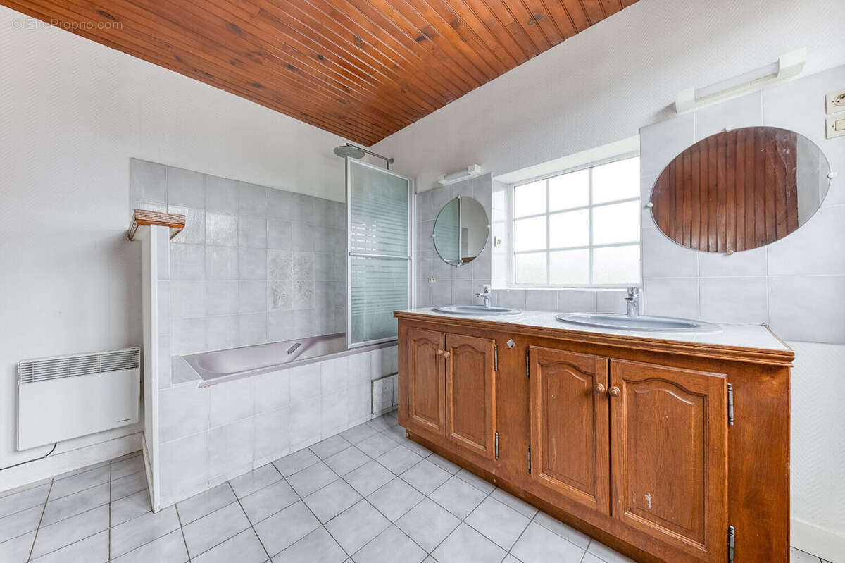 Maison à OZOIR-LA-FERRIERE